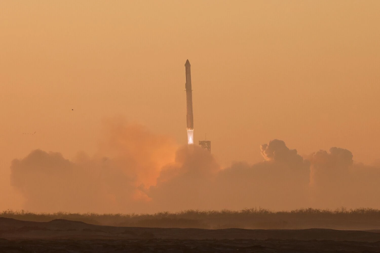 „Starship“ paleidimas į kosmosą. („Reuters“/„Scanpix“) nuotr.