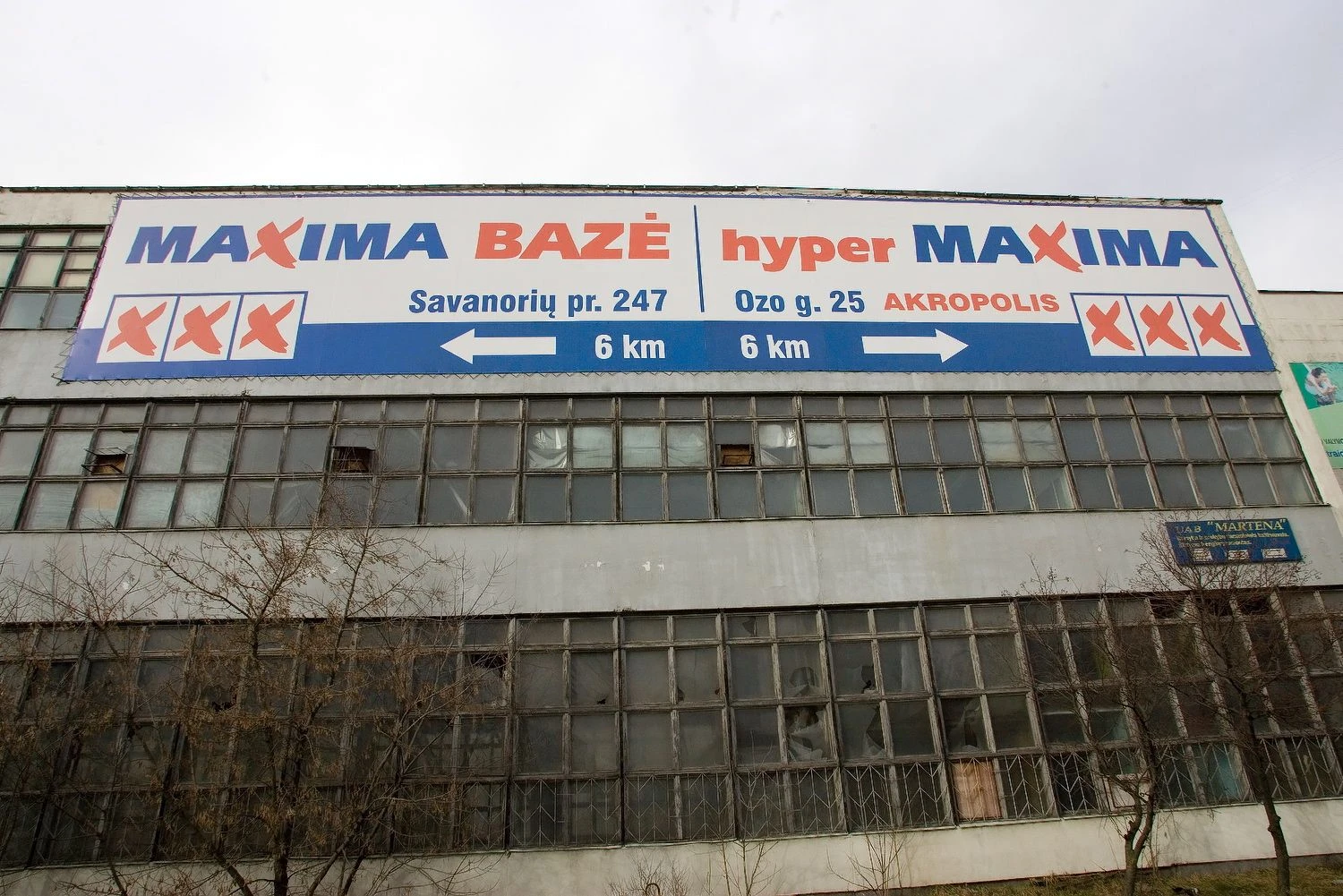 2008 03 12. Tvarkymo darbai buvusios "Velgos" gamyklos teritorijoje. Griaunami senieji pastatai. Vladimiro Ivanovo (VŽ) nuor.