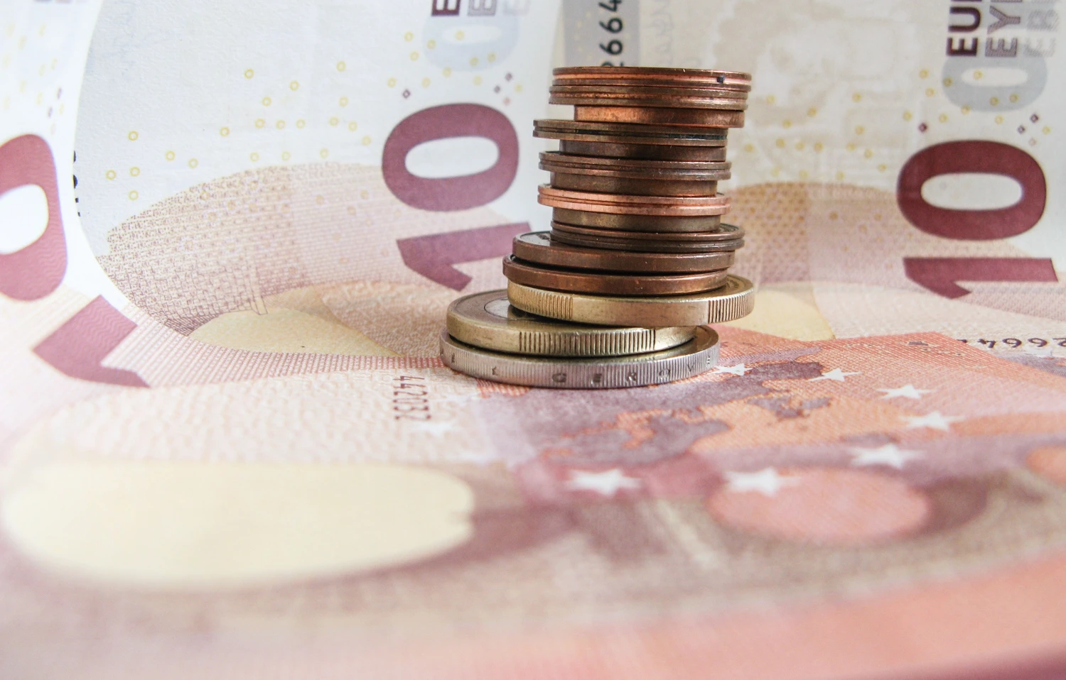 Ekonomistai nemato didelių prielaidų, kad po rinkimų susiformuosianti naujoji valdžia Seime ir Vyriausybės rūmuose imsis esminių „nuobodaus ir inertiško“ kitų metų biudžeto projekto korekcijų. Didesnių permainų galima tikėtis 2018-aisiais.
Juditos Grigelytės (VŽ) nuotr.