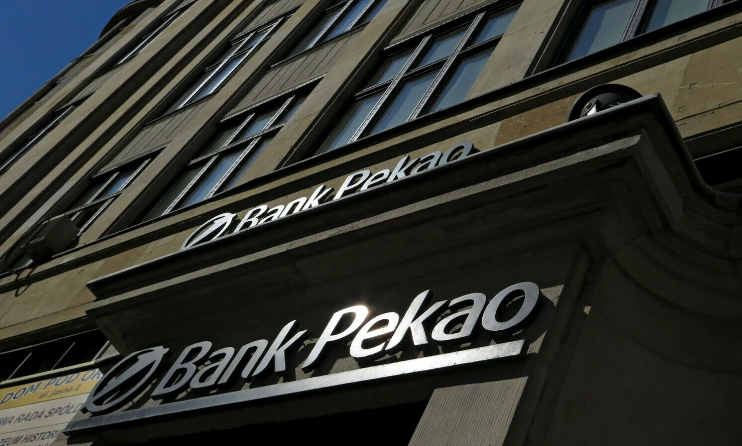 Lenkijos „Pekao“ bankas. Kacperio Pempelio („Reuters“/„Scanpix“) nuotr.