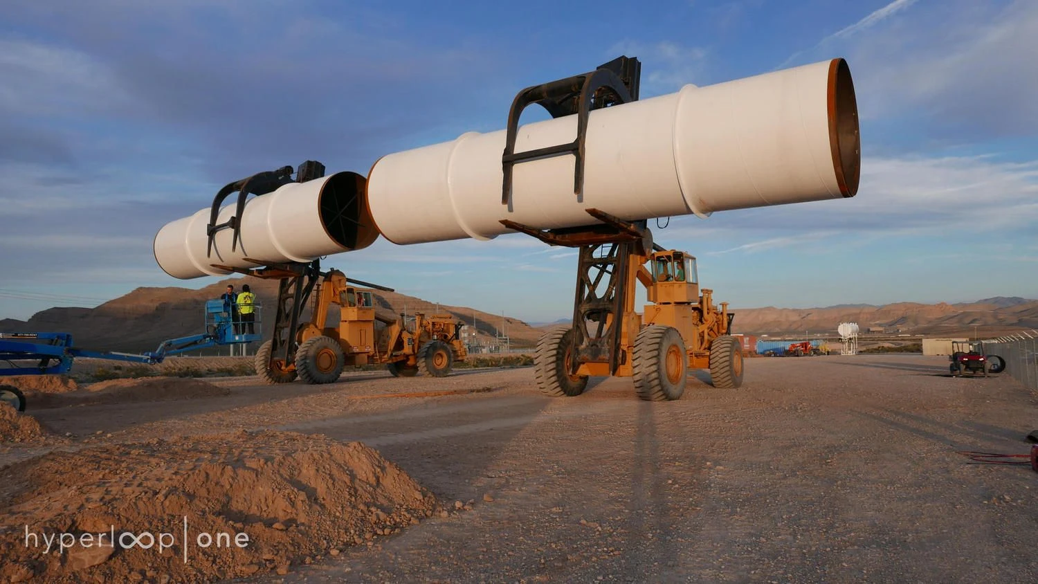 „Hyperloop“ technologijai pritaikyto tunelio vamzdis. „Hyperloop One“ nuotr.