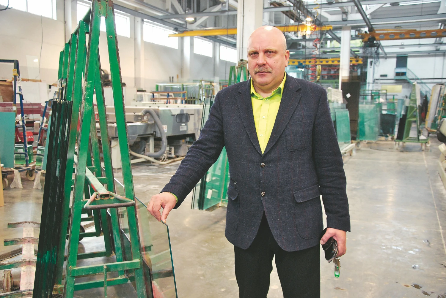 Rimantas Nemeikštis, UAB „Stiklita“ direktorius: „Naujos tikslesnės įrangos diegimas gali padėti lengviau pakelti žaliavų kainų augimą“. Indrės Sesartės (VŽ) nuotr.