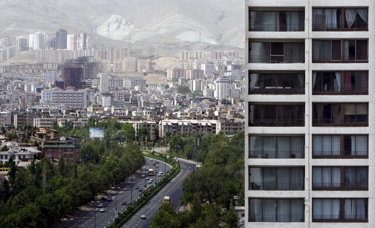 Eksporto galimybėmis į Iraną labiausiai domisi Lietuvos IT ir aviacijos paslaugų teikėjai, pieno produktų gamintojai ir mėsos perdirbėjai, žemės ūkio įrangos gamintojai. Morteza Nikoubzl „Reuters“ nuotr.