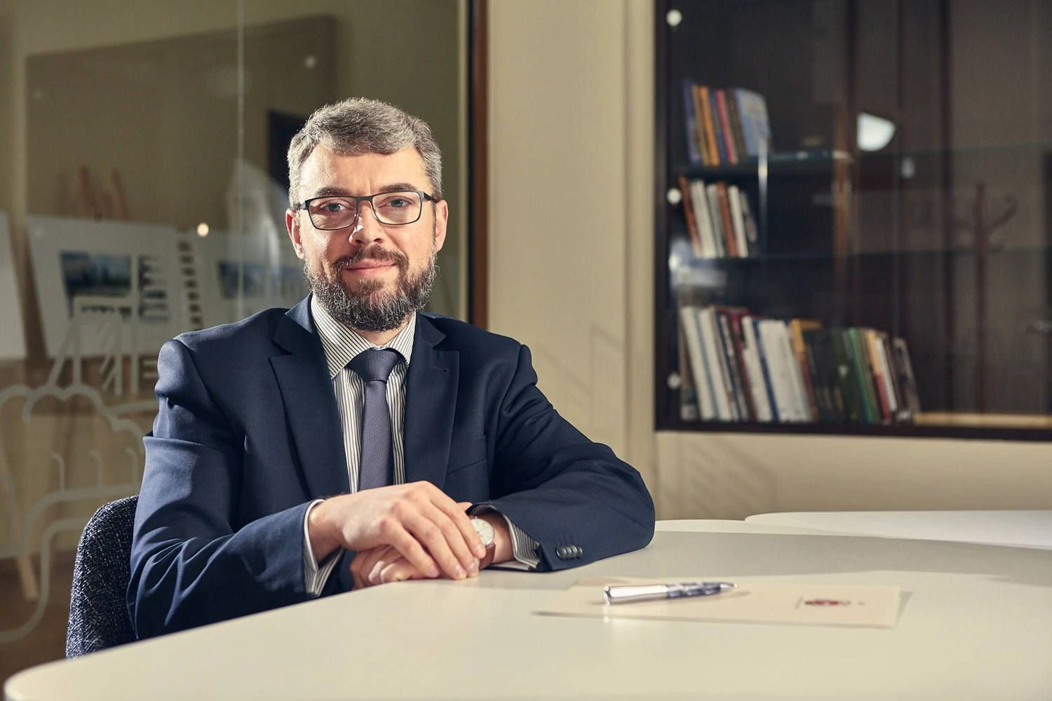 Kauno m. savivaldybė planuoja naujojo klientų aptarnavimo  centro  dėka kasmet sutaupyti apie 500.000 Eur, teigia Mindaugas Kyguolis, savivaldybės Juridinių asmenų valdymo skyriaus vedėjas. 