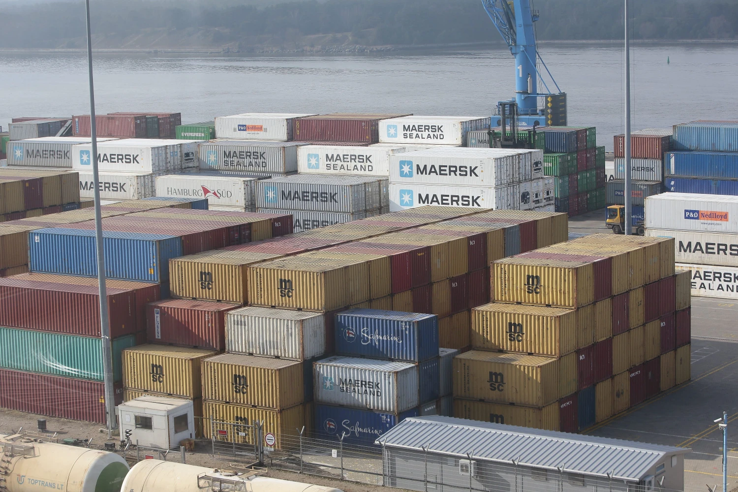 Nuo naftos kainos vingių mažiau priklausomose nei Rusija ir kitos besivystančios šalys Vakarų ekonomikose laukiama stabilaus importo augimo: tai šansas Lietuvos įmonėms rasti sau nišas ir įsitvirtinti gal mažesnes maržas, bet kur kas stabilesnius užsakymus garantuojančiose rinkose.
Vladimiro Ivanovo (VŽ) nuotr.