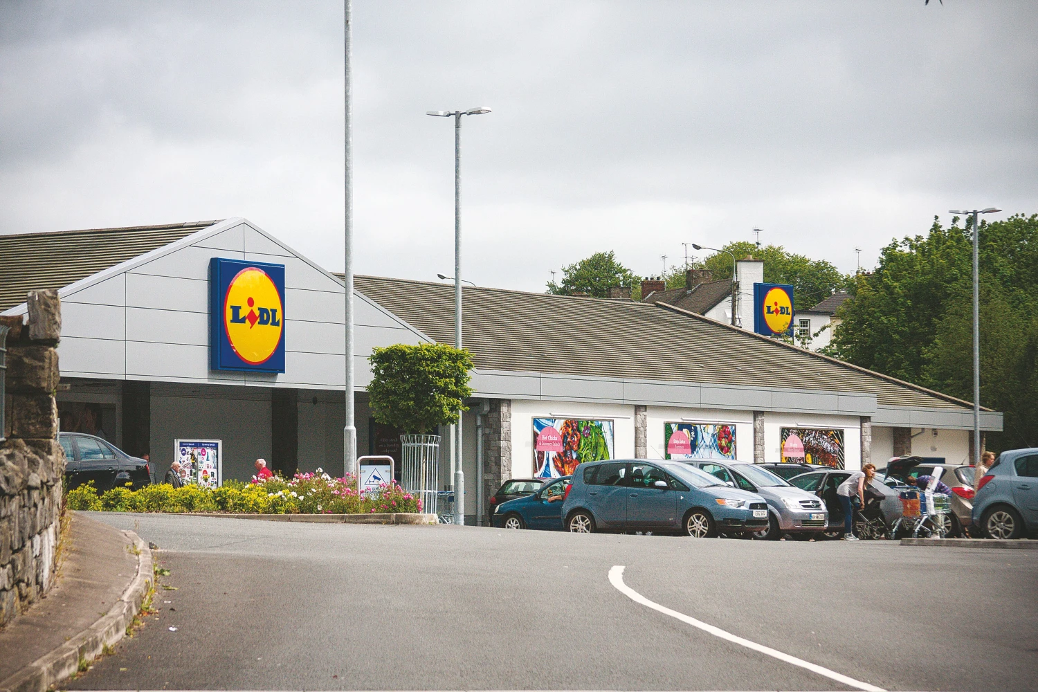 Vokietijos žemų kainų tinklas „Lidl“ jau įpusėjo parduotuvių statybas Lietuvoje, tačiau kone pusė vartotojų  Lietuvoje apie tai dar nėra girdėję. 
Sergejaus Mazgo (Airija)  nuotr.