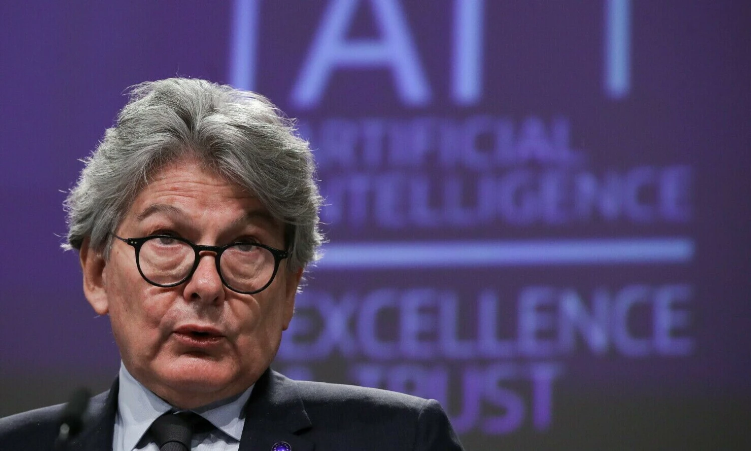 Thierry Bretonas, už vidaus rinką atsakingas eurokomisaras. Olivierio Hosley („Reuters“ / „Scanpix“) nuotr.