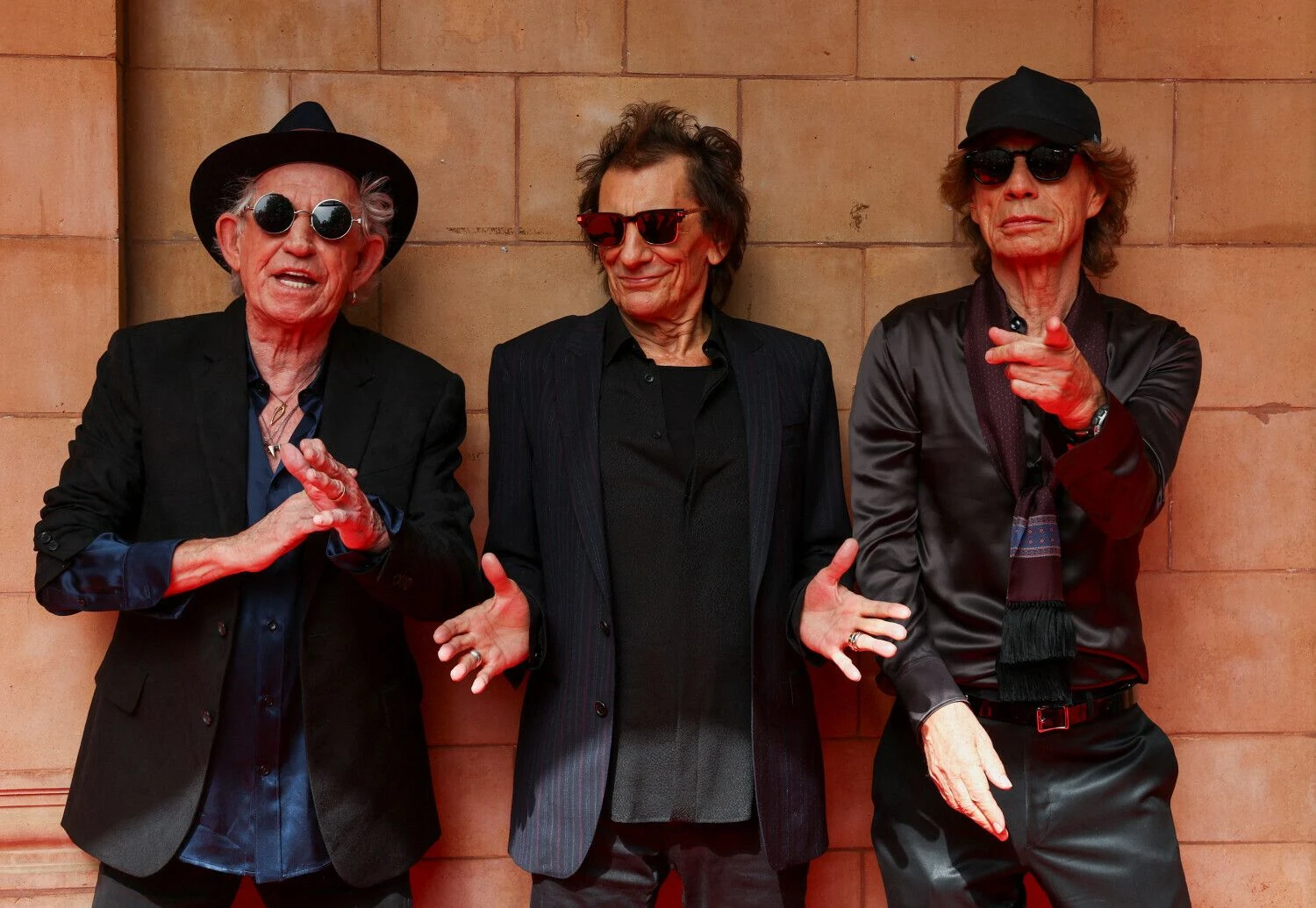 „The Rolling Stones“ nariai (iš kairės): Mickas Jaggeris, Keithas Richardsas ir Ronnie Woodas pristatant naują albumą „Hackney Diamonds“, 2023 09 06, Londonas. Toby Melville'io („Reuters“ / „Scanpix“) nuotr.