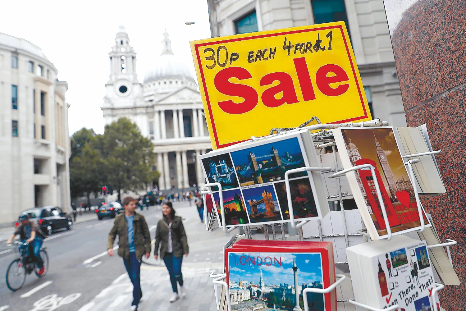 Iki šiol „Brexit“ iš esmės nepaveikė JK vartotojų nuotaikų, tačiau baiminamasi, kad situaciją pakeis išaugusi infliacija ir mažėjančios pajamos.
Stefano Wermutho („Reuters“ / „Scanpix“) nuotr.