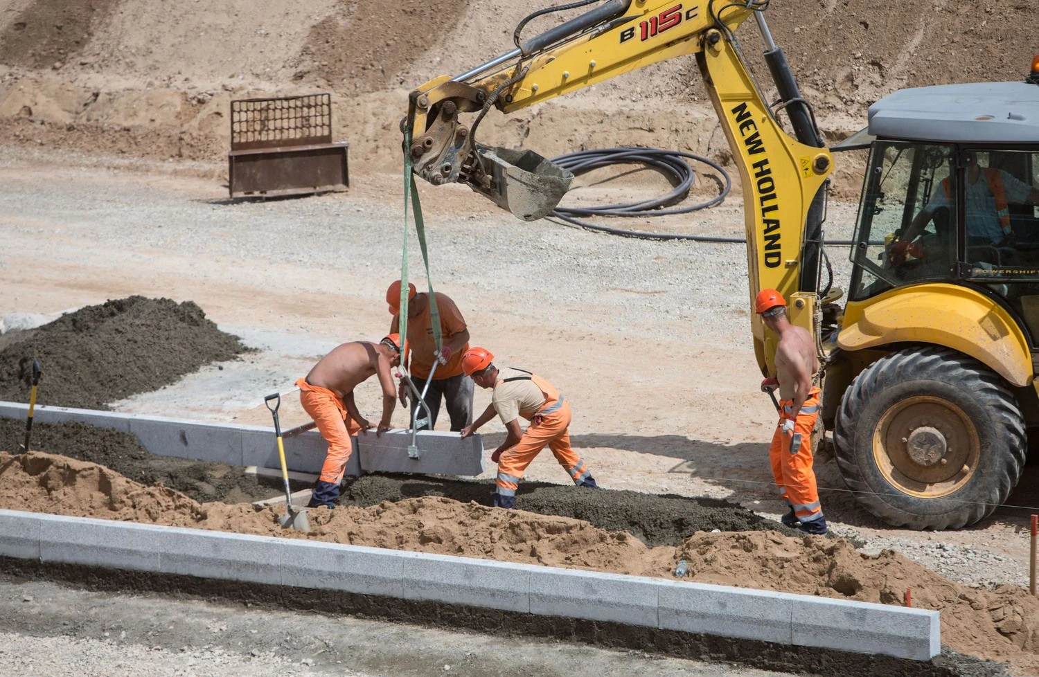 Statybos darbų sutarčių, kurias viešasis sektorius sudarė su ūkio subjektų grupėmis, vertė 2014–2016 m. laikotarpiu išaugo 2,5 karto.Juditos Grigelytės (VŽ) nuotr.