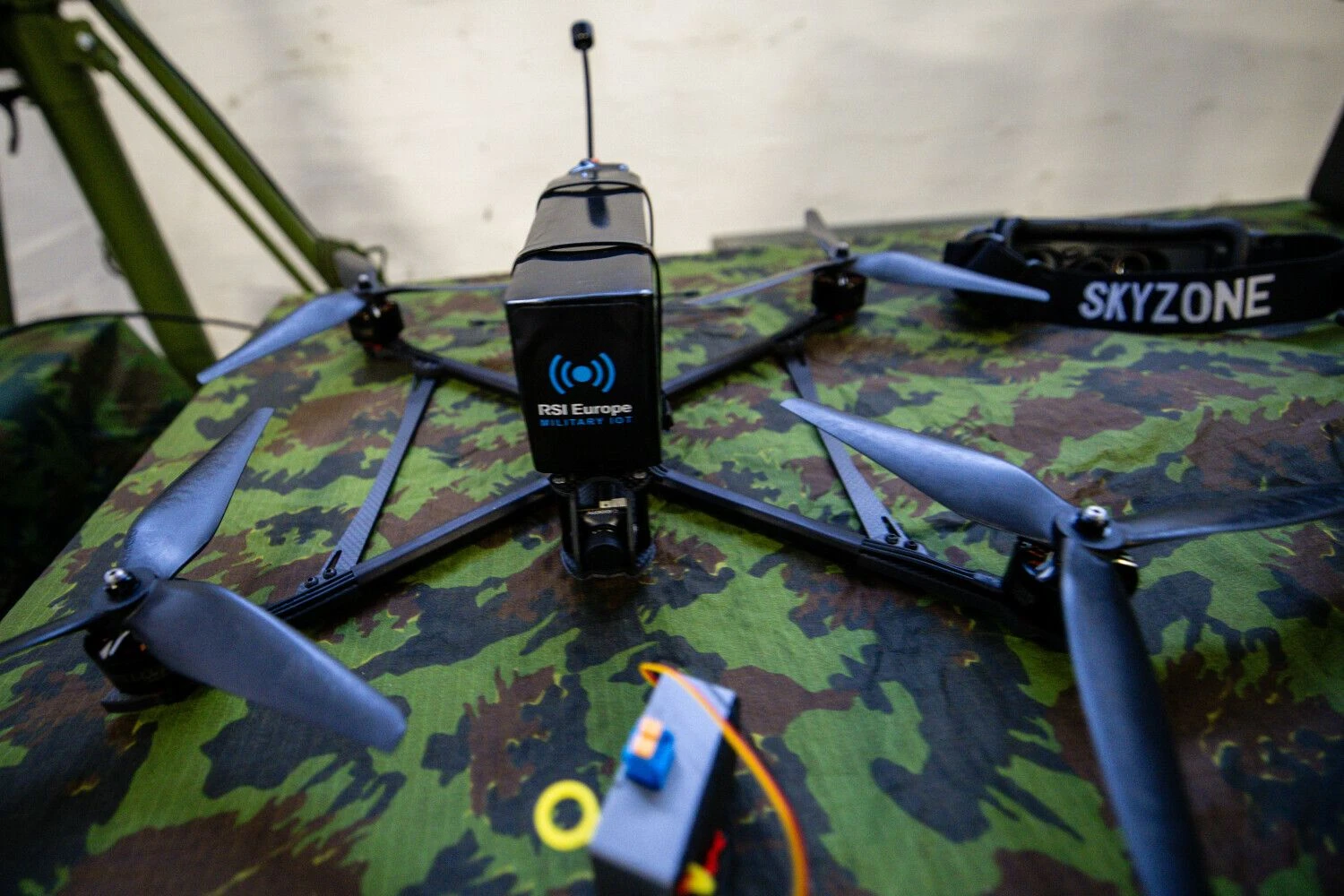 Lietuviški dronai, skirti Lietuvos kariuomenei ir Ukrainai. T. Biliūno (BNS) nuotr.