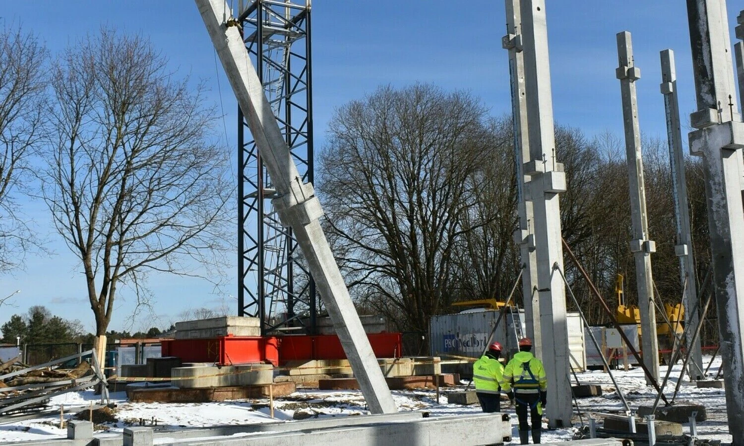 Sparčiai kyla duomenų centro, statomo šalia Vilniaus TV bokšto, konstrukcijos.