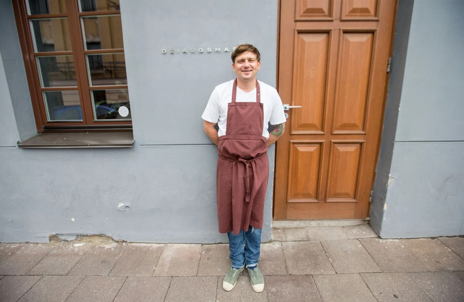 „Kiekvieną dieną darbas man kelia džiaugsmą“, – sako Martynas Praškevičius, restorano „Džiaugsmas“ virtuvės meistras ir bendraturtis. Juditos Grigelytės (VŽ) nuotr.
