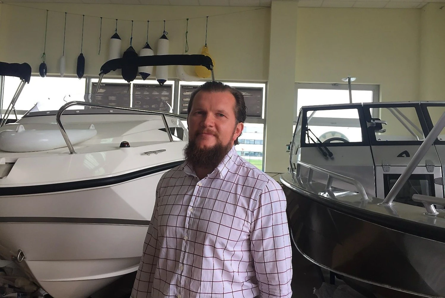 Jevgenijus Sakovskis, UAB „Laivo sandėlis“ plėtros vadovas, sako, kad laivų remonto veiklai LEZ teritorija tinka puikiai, tačiau pardavimų salonui pramoninė miesto zona nėra patraukli, todėl nuspręsta 2 mln. Eur investuoti į naujo pramoginių laivų pardavimo salono ir priežiūros centro statybą Klaipėdoje.
Bendrovės nuotr. 