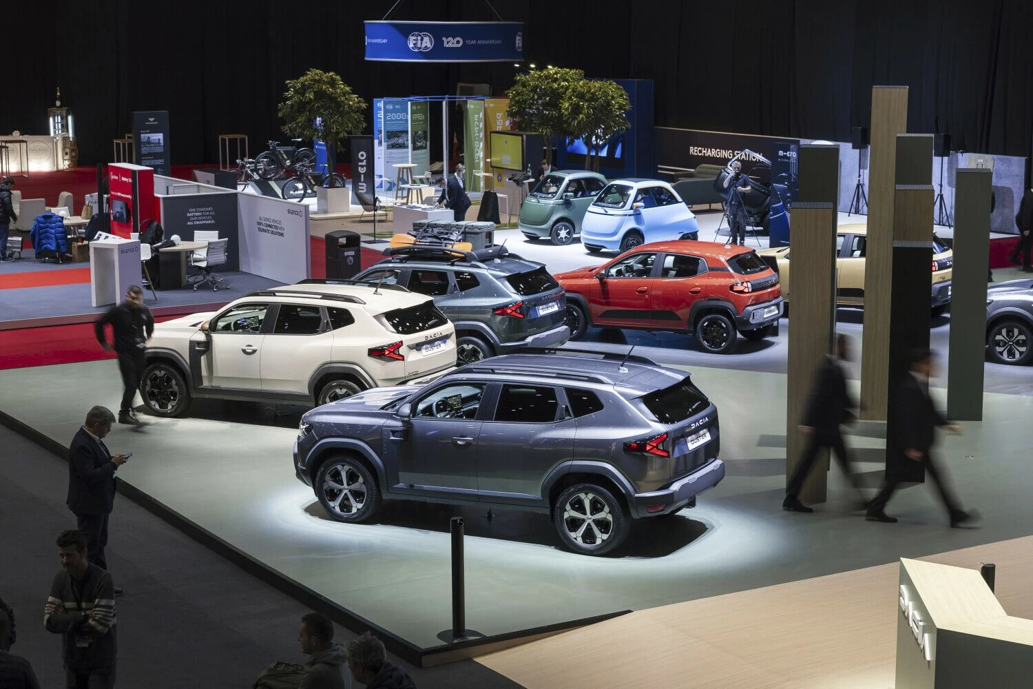 Ženevos automobilių parodoje „Renault“ yra vienas iš kelių Europos gamintojų. Cyrilio Zingaro (AP/„Scanpix“) nuotr.