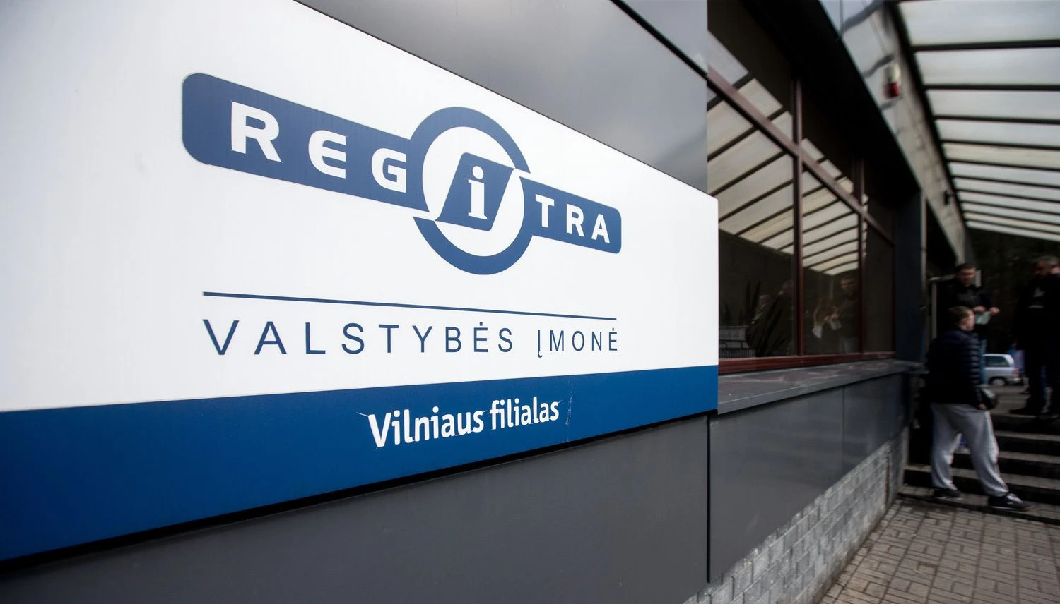 Naujų automobilių registracija karantino metu bus galima tik viename VĮ „Regitra“ biure. Juditos Grigelytės (VŽ) nuotr.