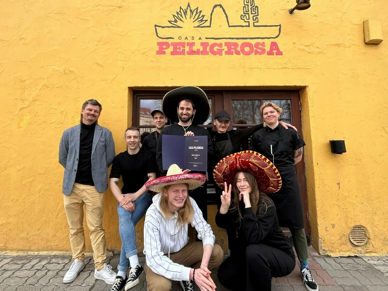 Vieni iš lankytojų favoritų – restoranėlio „Casa Peligrosa“ komanda. „Tablein.lt“ nuotr.
