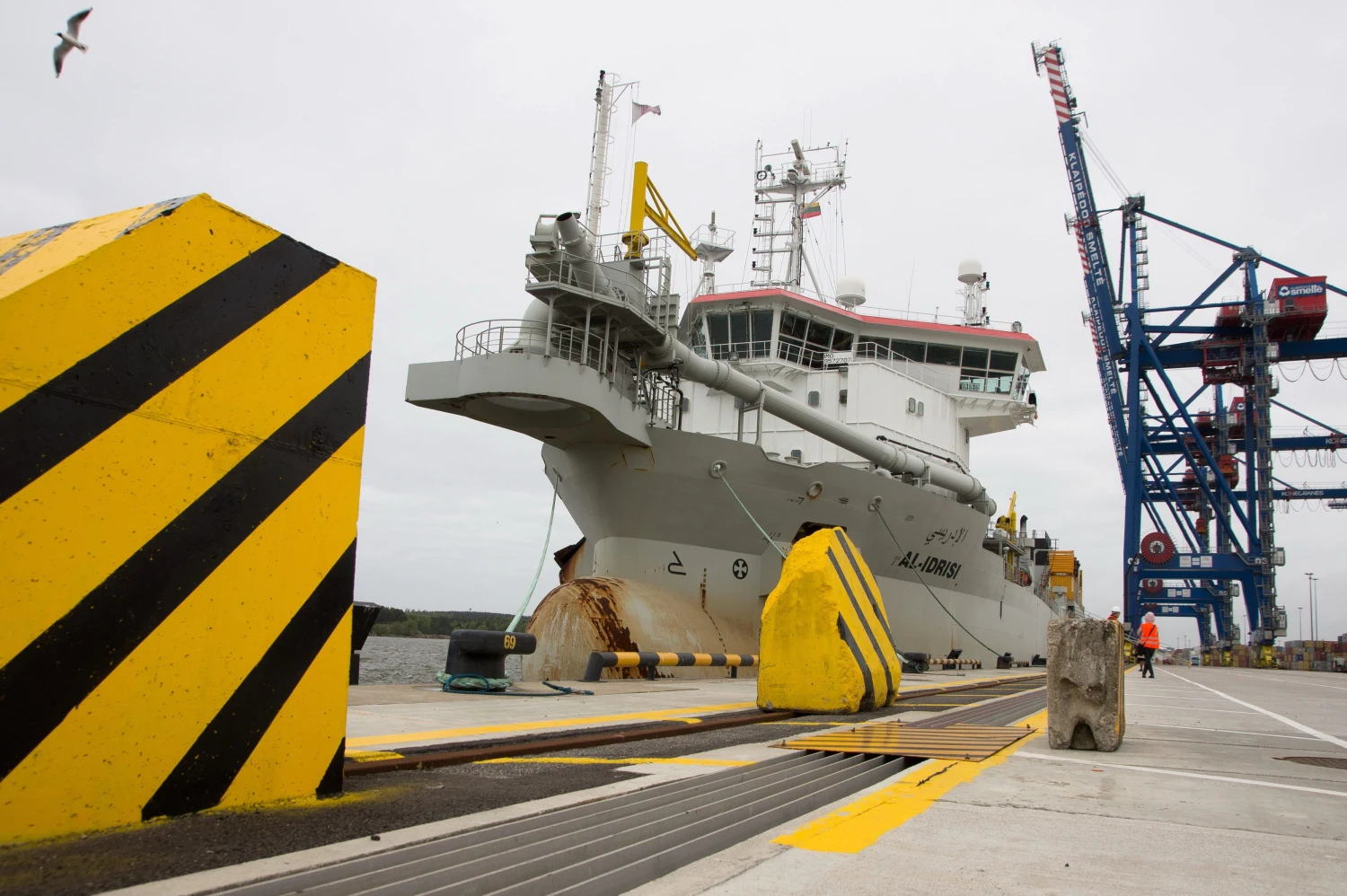 Praėjusiais metais valymo ir gilinimo darbus uoste atliko belgų kompanijos „Jan DE Nul N.V“ žemsiurbė. Algimanto Kalvaičio (VŽ) nuotr. 
