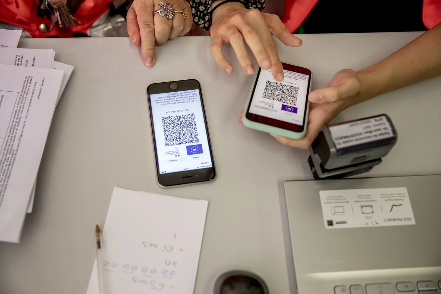 Europos Sąjungos COVID-19 sertifikatai. Adrienne Surprenant (AP/„Scanpix“) nuotr.