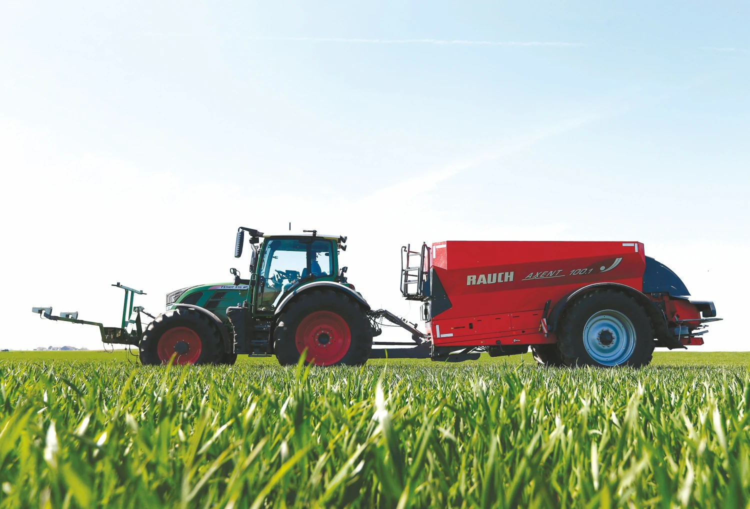 Norimos uždrausti medžiagos naudojamos 60–80-yje Lietuvoje registruotų augalų apsaugos priemonių. MichaelOS Rehle („Scanpix“ / „Reuters“) nuotr.