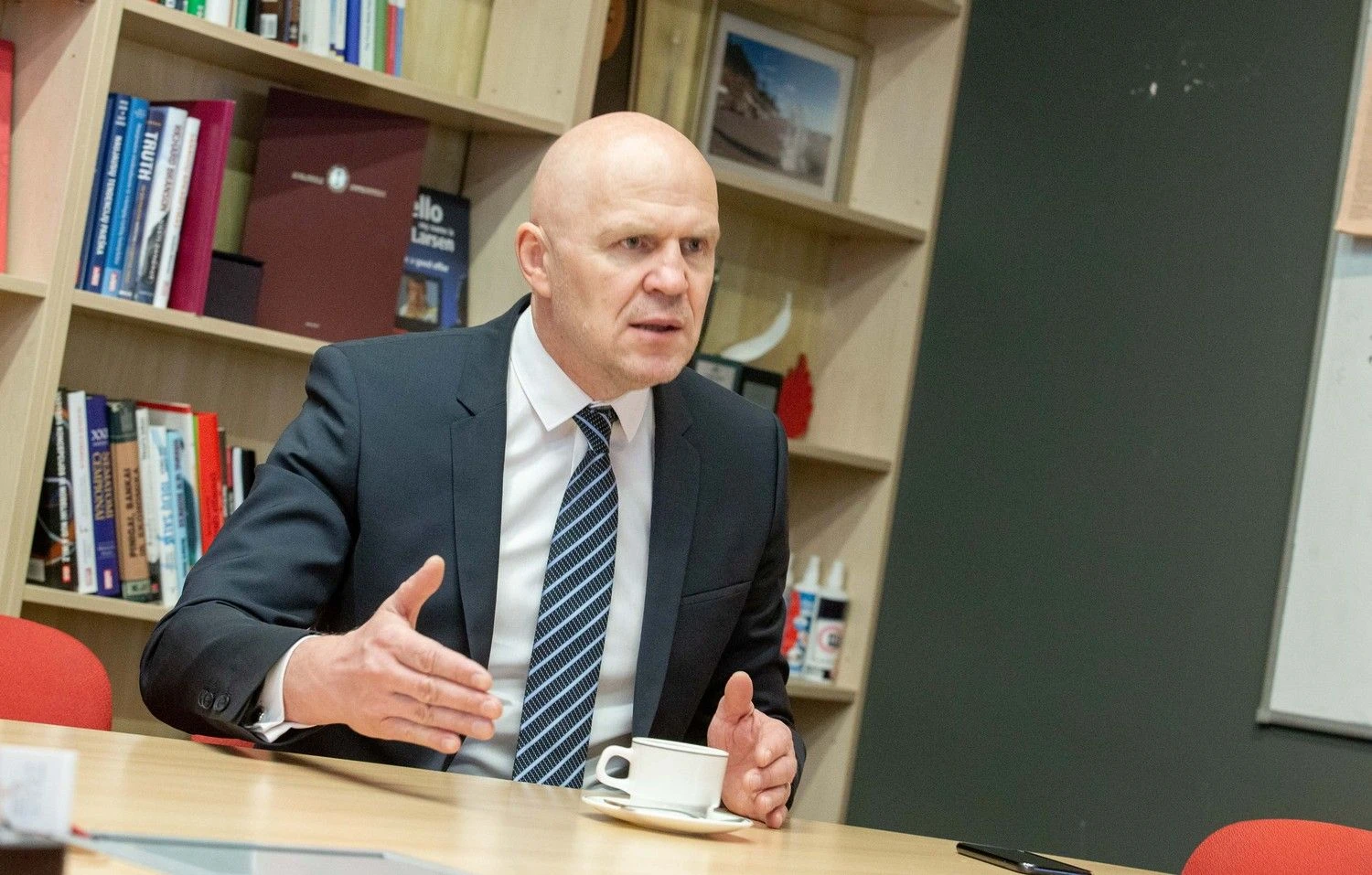 Gintaras Černiauskas, advokatų profesinės bendrijos „Černiauskas ir partneriai“ vyriausiasis partneris, advokatas: „Manau, taip vyksta tik dėl to, kad  30% akcijų priklauso ne vokiečių „HeidelbergCement Group“, o fiziniam asmeniui iš Lietuvos.“ Juditos Grigelytės (VŽ) nuotr.