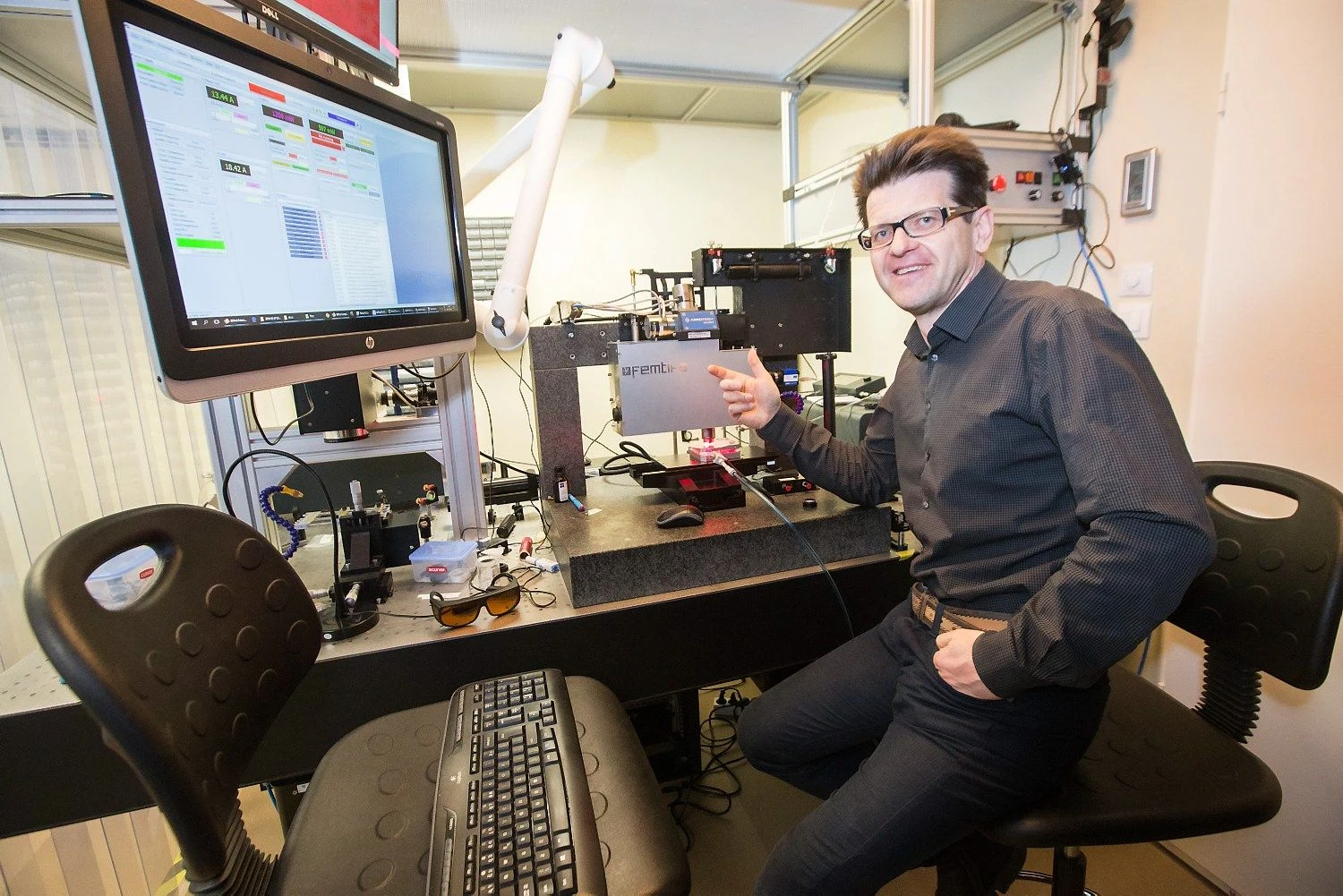 Vidmantas Šakalys, UAB „Femtika“ vykdomasis direktorius: „Birželį jau vešime stakles į parodą Miunchene. Laukiame esminio lūžio ir išėjimo į kitų problemų sprendimo etapą.“
Juditos Grigelytės (VŽ) nuotr.