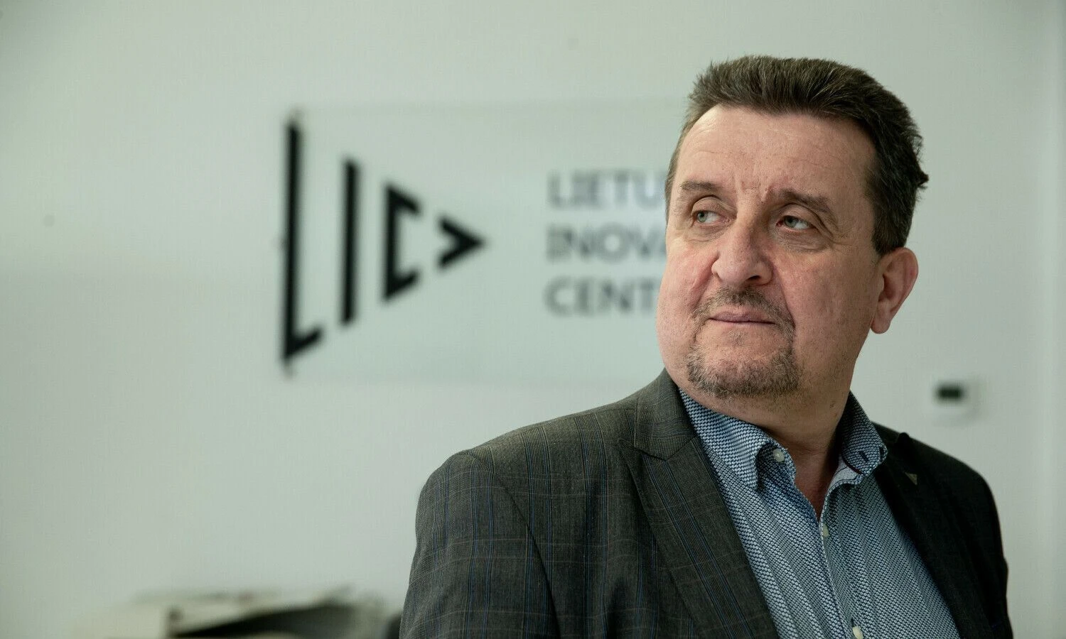 Artūras Jakubavičius: „Ateityje dirbtinis intelektas, robotas ir žmogus taps neatsiejami.“  Vladimiro Ivanovo (VŽ) 