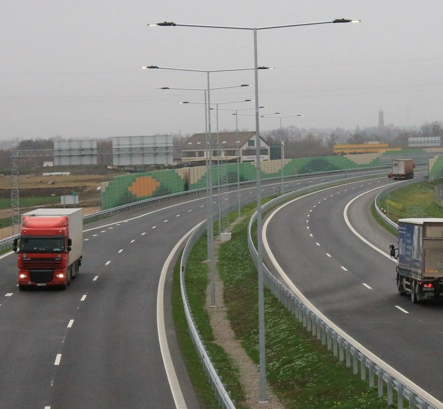 „Via Balticos“ trasą paverčiant magistrale, taikoma daug apribojimų, kurie pakenks degalinių verslui. LAKD nuotr.