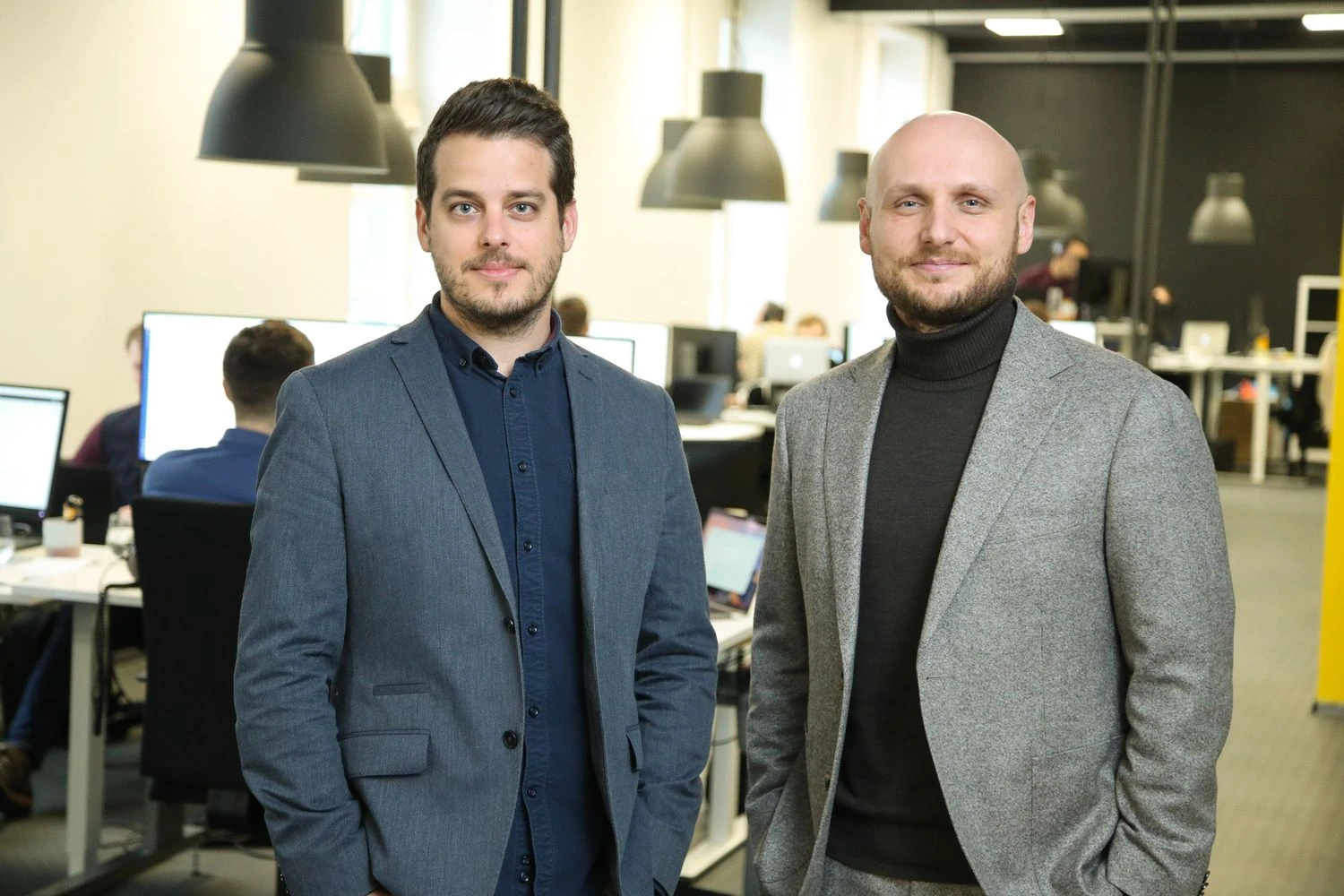 Eimantas Sabaliauskas (kairėje) ir Tomas Okmanas, „Tesonet“ įkūrėjai. Vladimiro Ivanovo (VŽ) nuotr.
