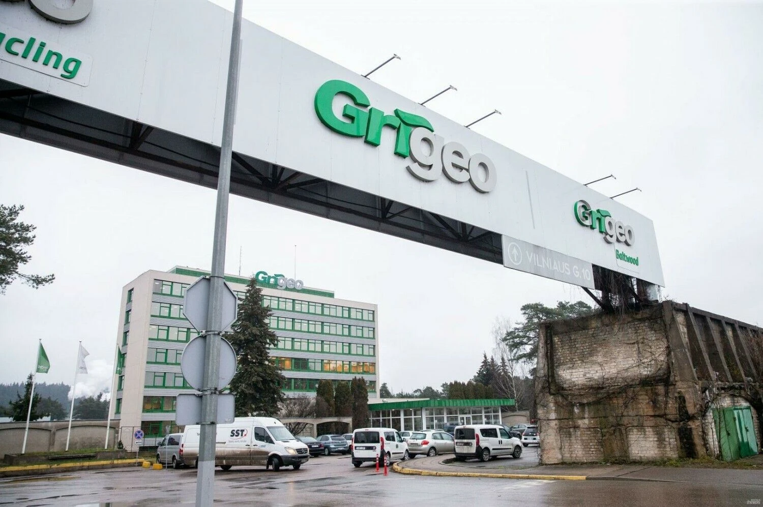 AB „Grigeo“ gamyklos teritorija Grigiškėse. Juditos Grigelytės (VŽ) nuotr.