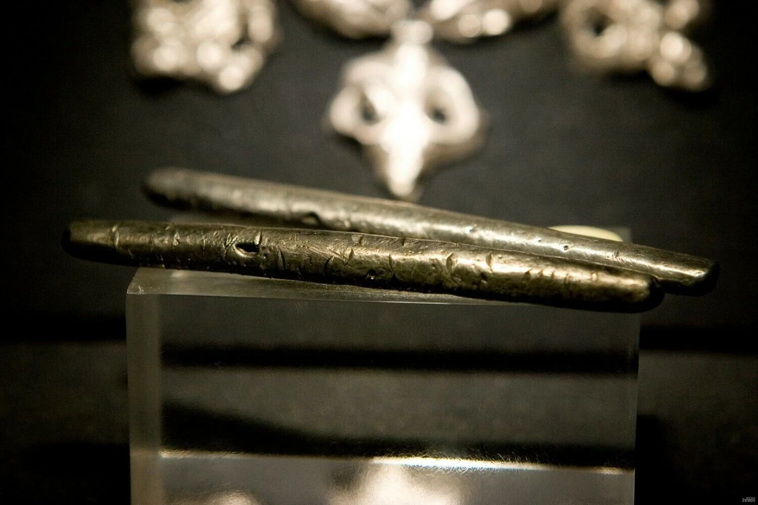 XIII - XIV a. LDK pinigai – sidabriniai lietuviški ilgieji. Lietuvos banko Pinigų muziejus. Juditos Grigelytės (VŽ) nuotr.