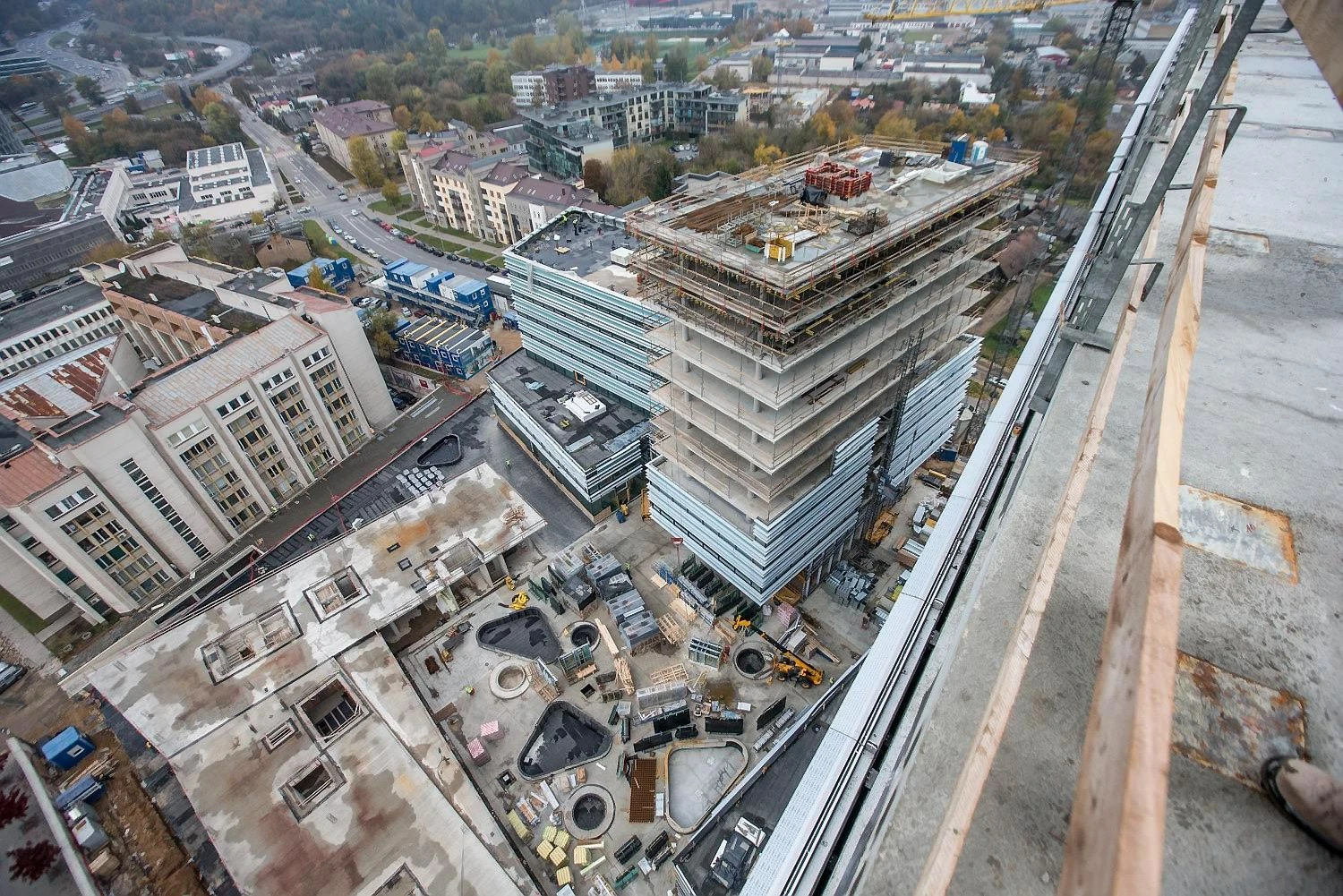 Statomas „Quadrum“ verslo centras. Juditos Grigelytės (VŽ) nuotr.