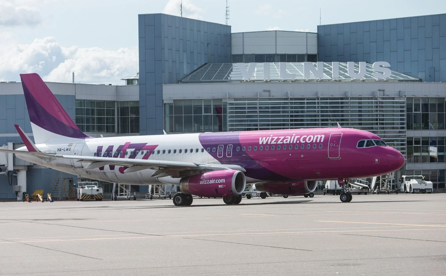 Vengrijos pigių skrydžių bendrovės „Wizz Air“ lėktuvas. Juditos Grigelytės (VŽ) nuotr.