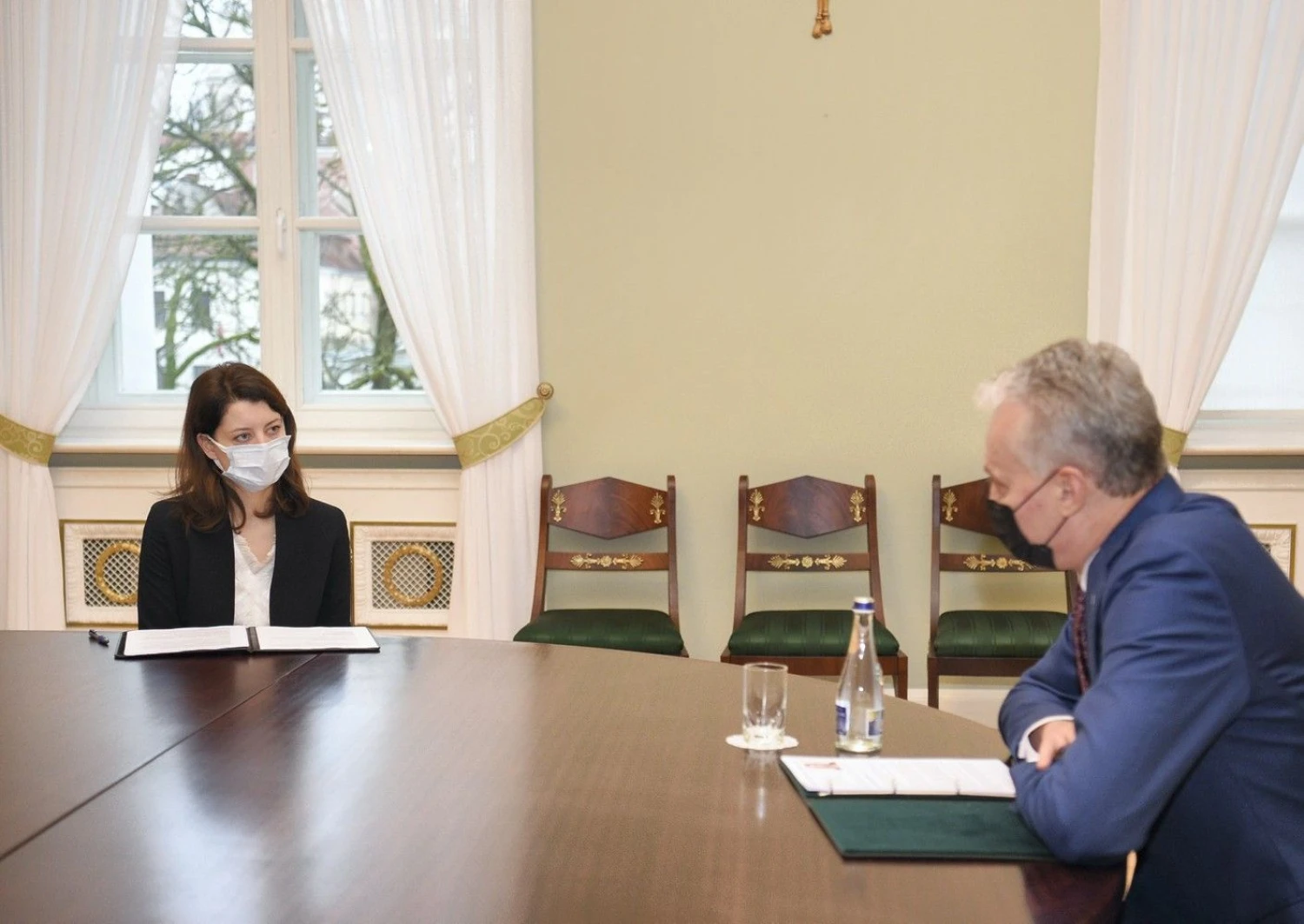 Prezidentas Gitanas Nausėda susitinka su kandidate į socialinės apsaugos ir darbo ministres Monika Navickiene. Roberto Dačkaus (Prezidento kanceliarija) nuotr. 