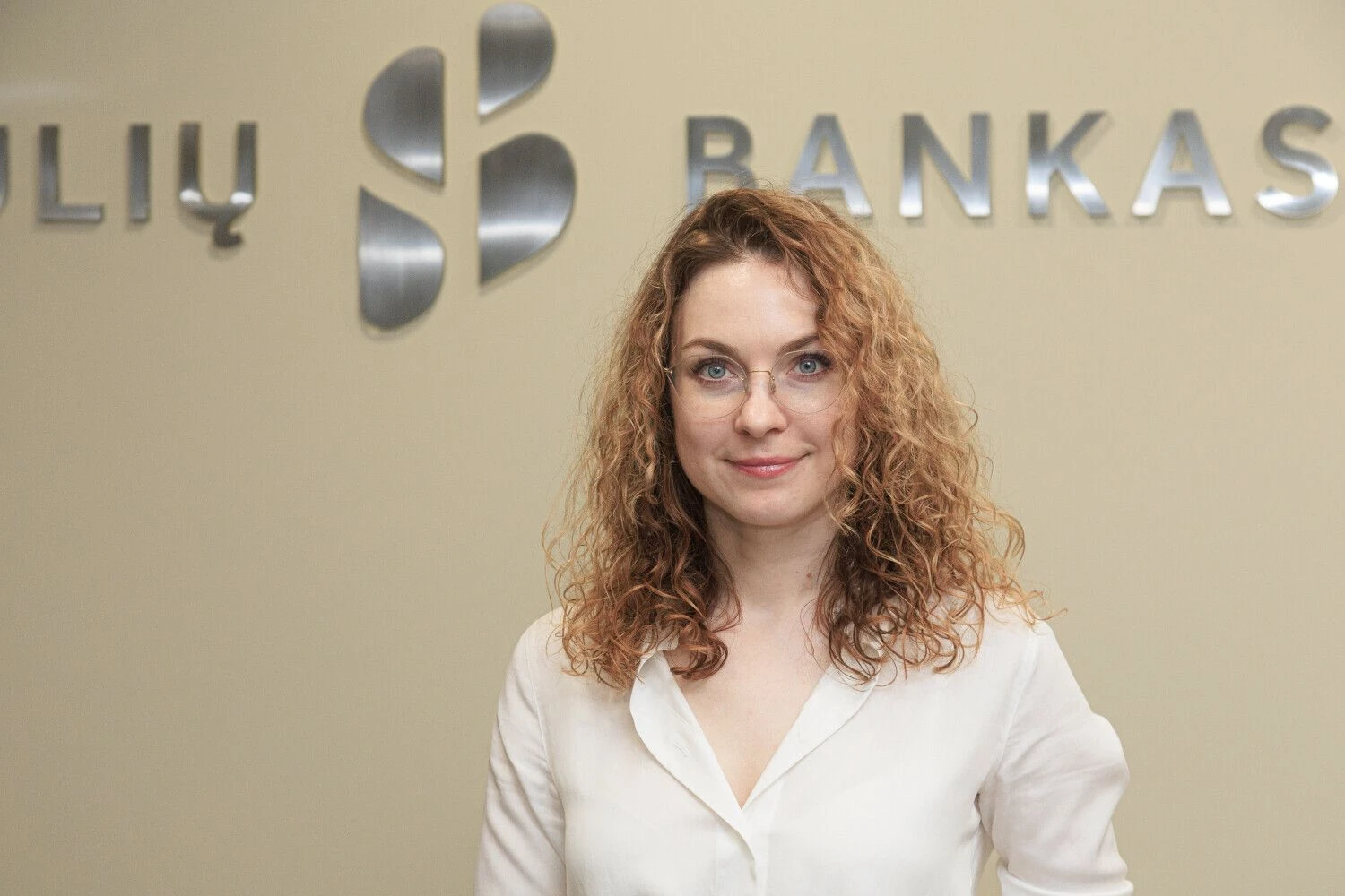 „Net ir labai svyruojant finansų rinkoms, svarbiausia – nepamesti galvos ir nuosekliai laikytis savo investavimo strategijos“, – pataria Eglė Džiugytė, Šiaulių banko ryšių su investuotojais vadovė.