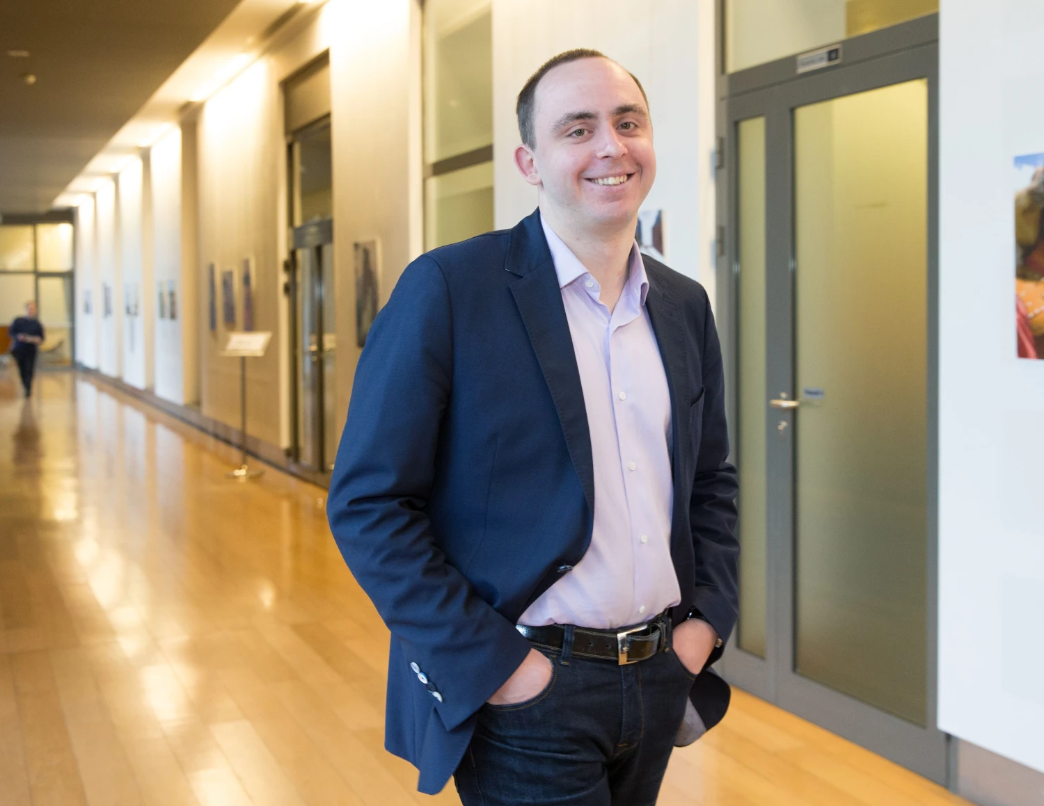 Aleksandras Izgorodinas, Lietuvos pramonininkų konfederacijos analitikas, sako, kad atlyginimų kilimas šiek tiek mažina nedarbo spąstus, tačiau artimiausiais metais tai didelės įtakos struktūriniam nedarbui mažėti neturės. Vladimiro ivanovo (VŽ) nuotr.