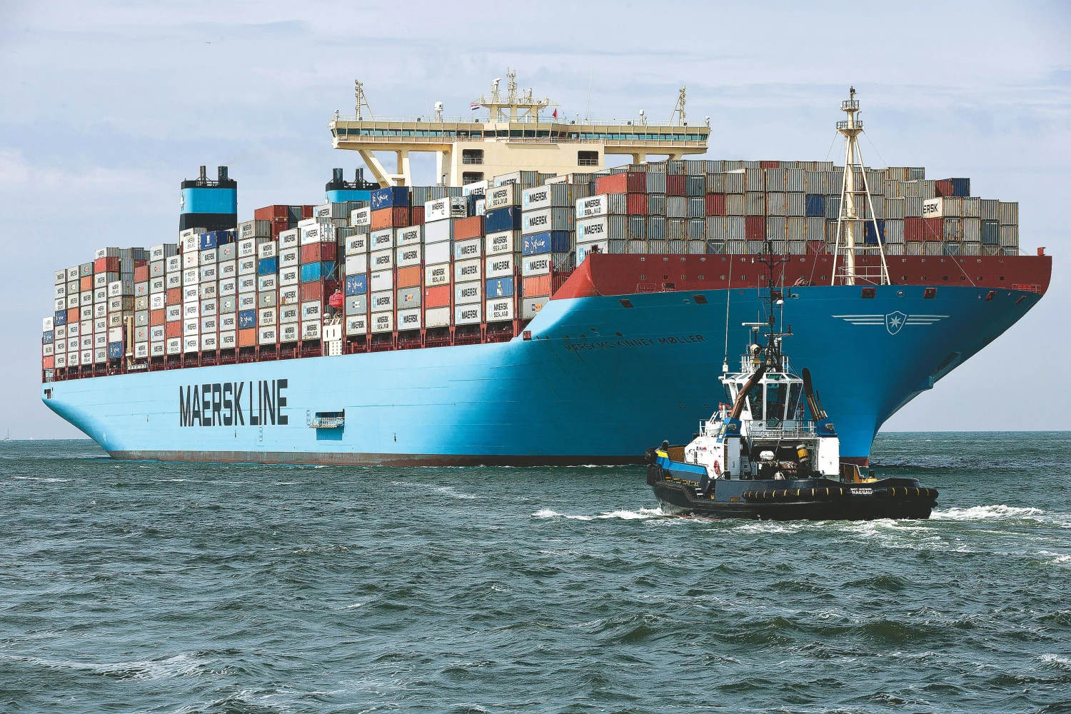 „Maersk“ sujungė pajėgas su „Mediterranean Shipping“, bendrovės kartu kontroliuoja 185 konteinerinius laivus. MICHAELIO KOORENO („REUTERS“ / „SCANPIX“) NUOTR. 