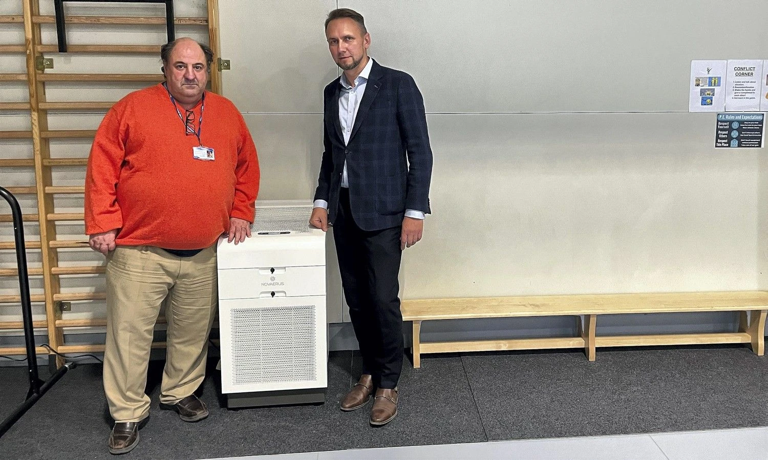 Stephane Ruz, Tarptautinės Amerikos mokyklos Vilniuje direktoriaus, ir Mindaugas Danilevičius, UAB „Apiterapija“ direktorius.