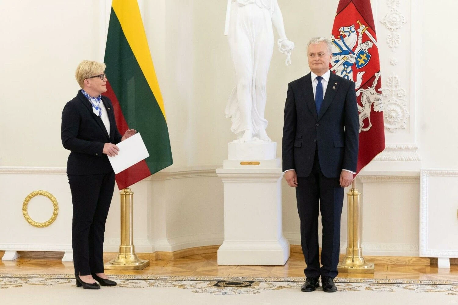Premjerė Ingrida Šimonytė praėjusią savaitę grąžino Vyriausybės įgaliojimus prezidentui Gitanui Nausėdai. Juditos Grigelytės (VŽ) nuotr.