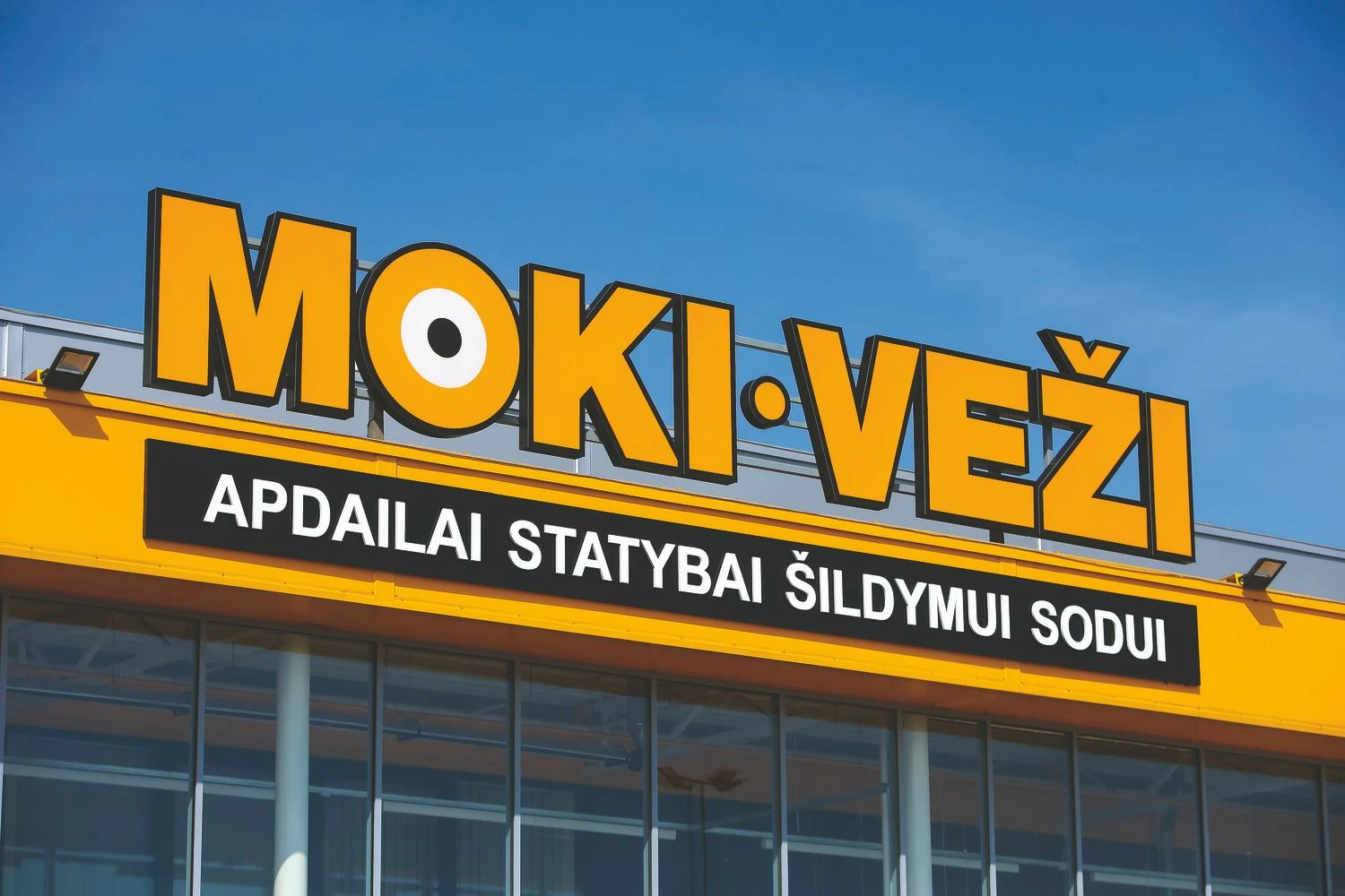 „Moki-veži“ parduotuvė Vilniuje, Pergalės gatvėje. Vladimiro Ivanovo (VŽ) nuotr.