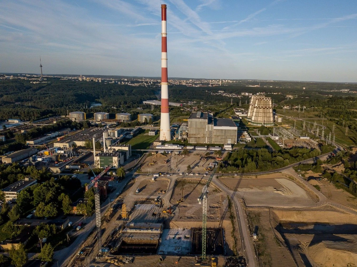 Statoma Vilniaus kogeneracinė jėgainė, prie Gariūnų turgaus. Vladimiro Ivanovo (VŽ) nuotr.