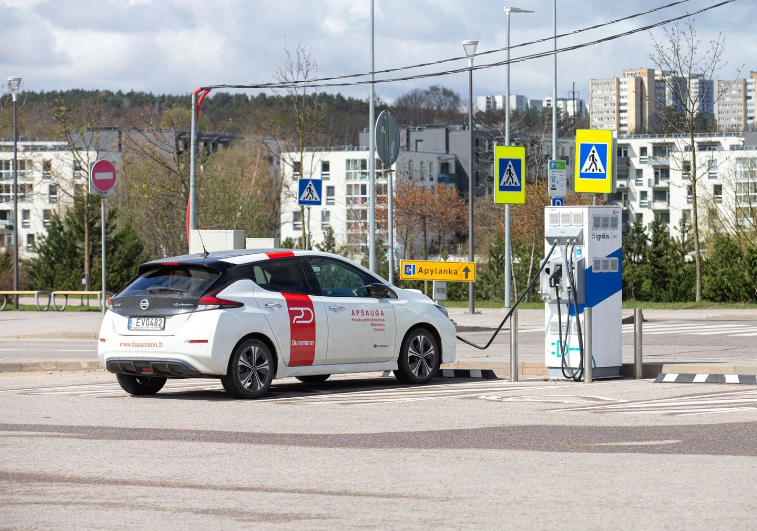 Juridiniai asmenys suformuoja didžiąją dalį Lietuvos elektromobilių rinkos. Juditos Grigelytės (VŽ) nuotr.