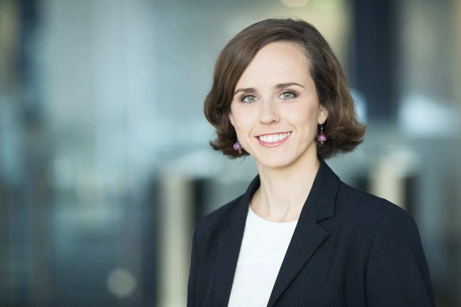 Agnė Jonaitytė-Karalienė, „Swedbank“ Personalo tarnybos vadovė: „Sprendžiant atlyginimų atotrūkių klausimą, neišvengiamai susidursime su įvairiomis emocijomis ir nuostatomis ? jas būtina išklausyti ir įvertinti.“
