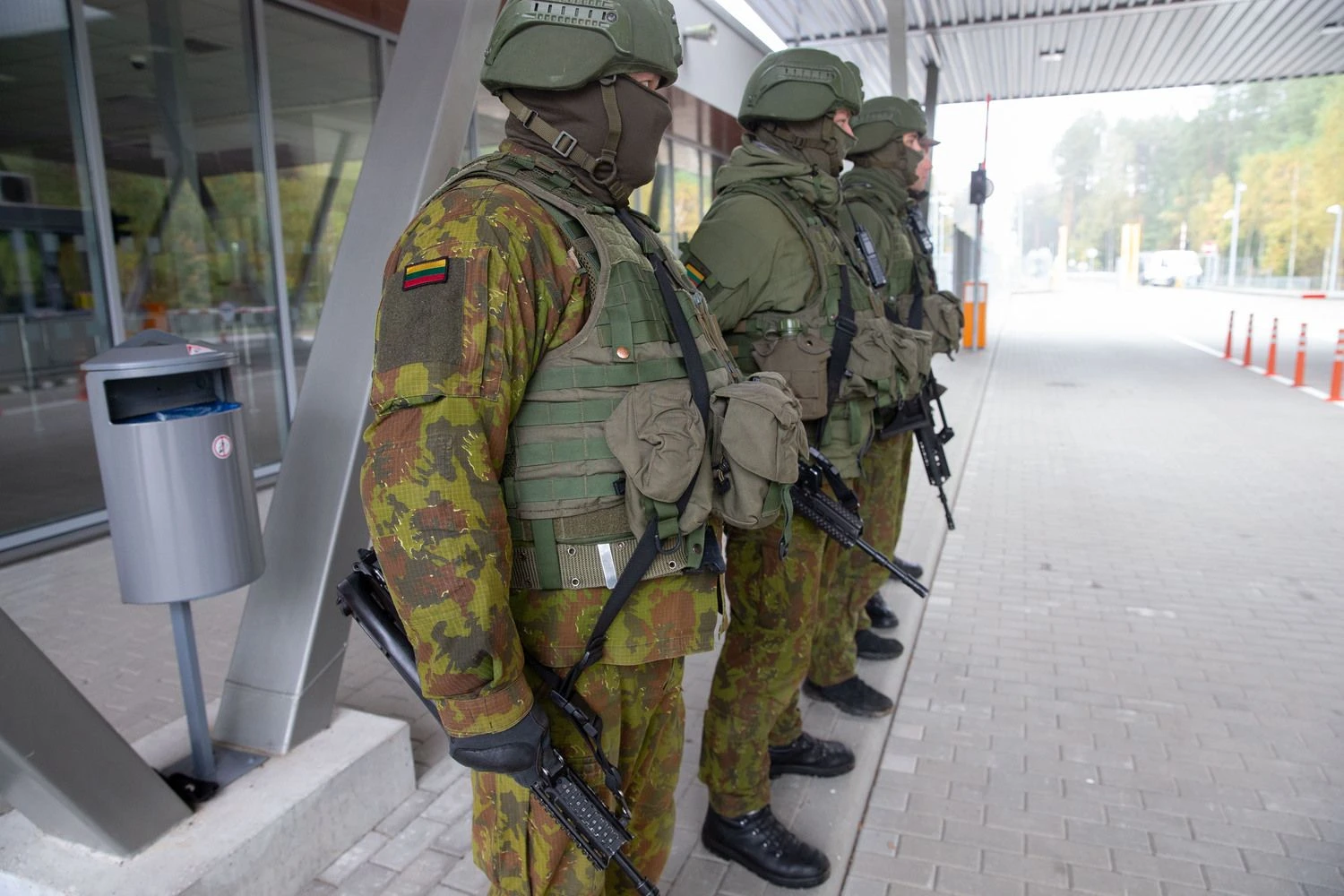 Lietuvos kariai Latežerio pasienio kontrolės punkte su Baltarusija. Juditos Grigelytės (VŽ) nuotr.