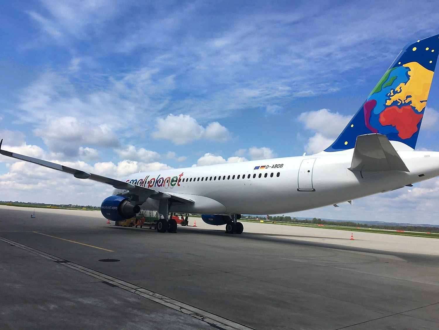 „Small Planet Airlines“ gavo Vokietijos oro vežėjo pažymėjimą. Bendrovės nuotr.