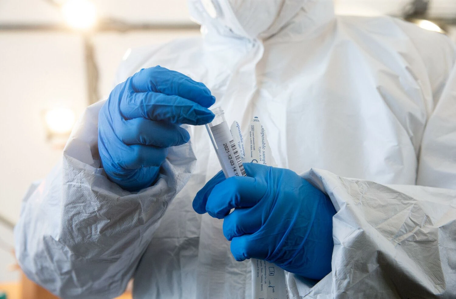 Mobilus koronaviruso patikros punktas Vilniuje. Juditos Grigelytės nuotr.