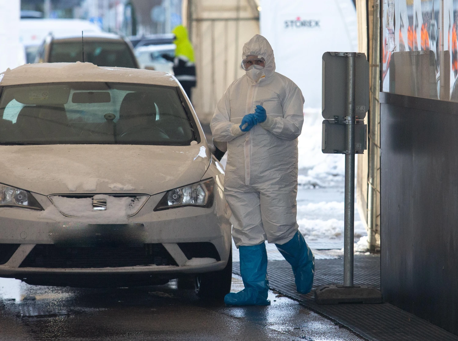 Mobilus koronaviruso patikros punktas Vilniuje. Juditos Grigelytės nuotr.