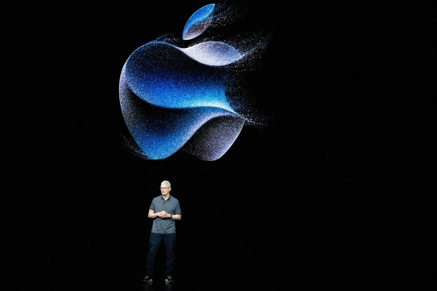 Timas Cookas, „Apple“ vadovas, „iPhone 15“ ir „Apple Watch“ pristatymo renginyje. Nico Courty (AFP / „Scanpix“) nuotr.