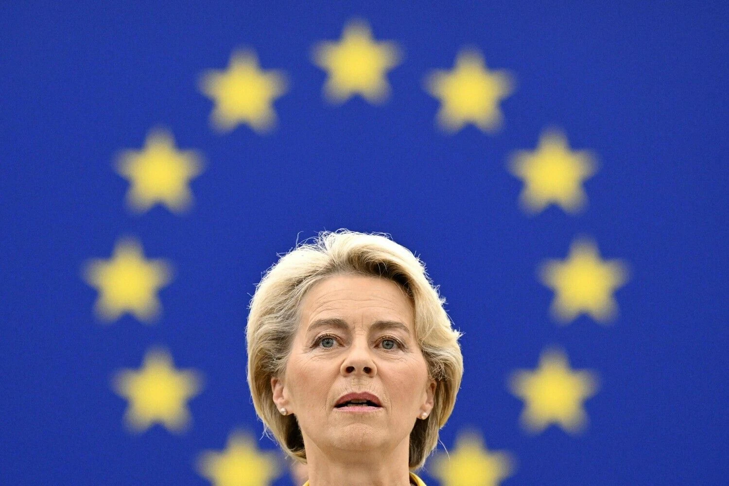 Europos Komisijos vadovės Ursulos von der Leyen metinėje kalboje Baltijos šalys paminėtos ne vieną kartą. Fredericko Florino (AFP / „Scanpix“) nuotr.