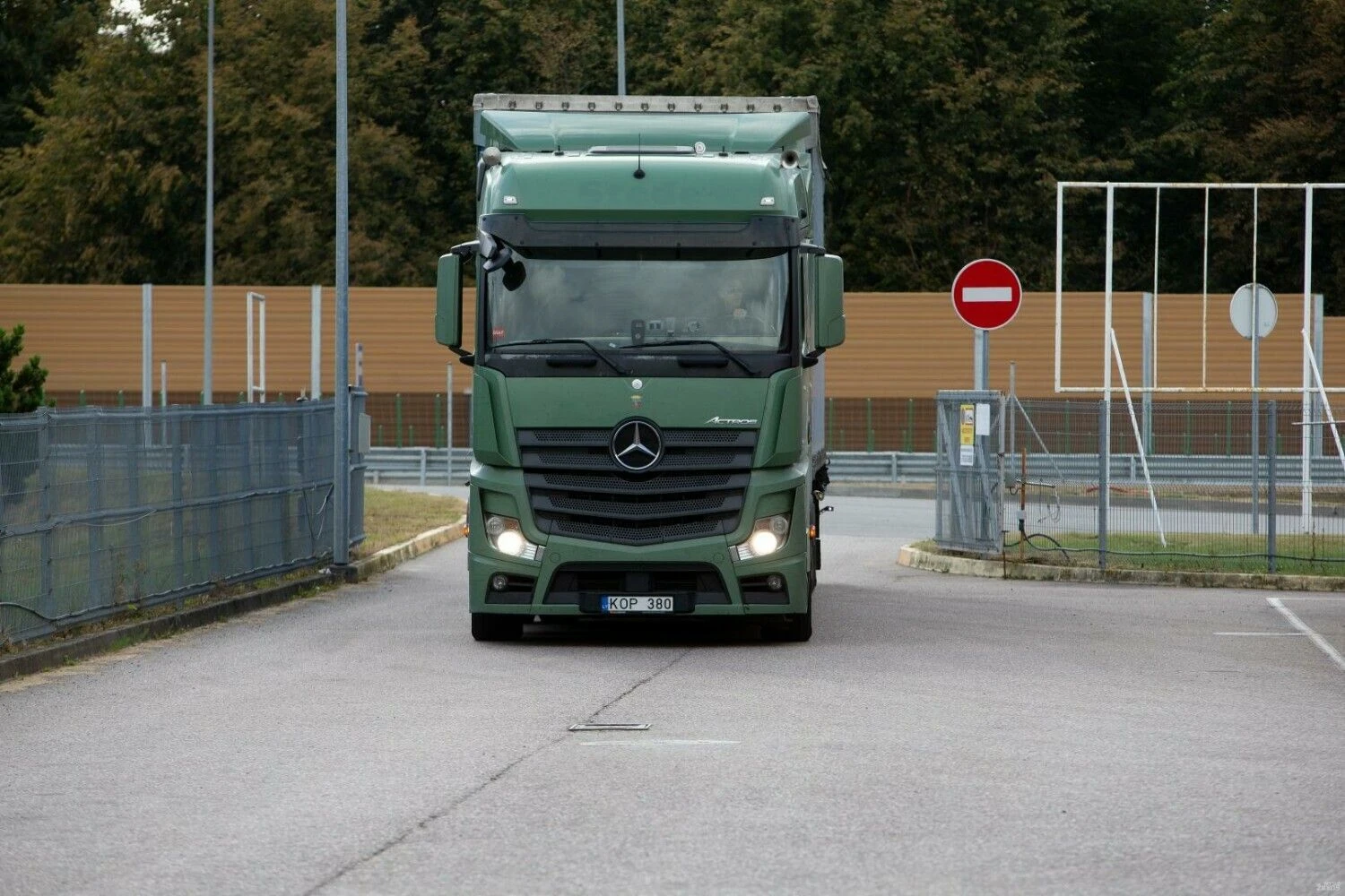 Grupuotės taikosi į vertingus krovinius, pasinaudodamos įtarimo nekeliančiomis transporto įmonėmis. Vladimiro Ivanovo (VŽ) nuotr.